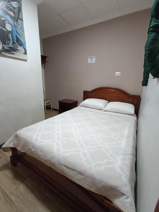 Hostal Alborada קואנקה מראה חיצוני תמונה